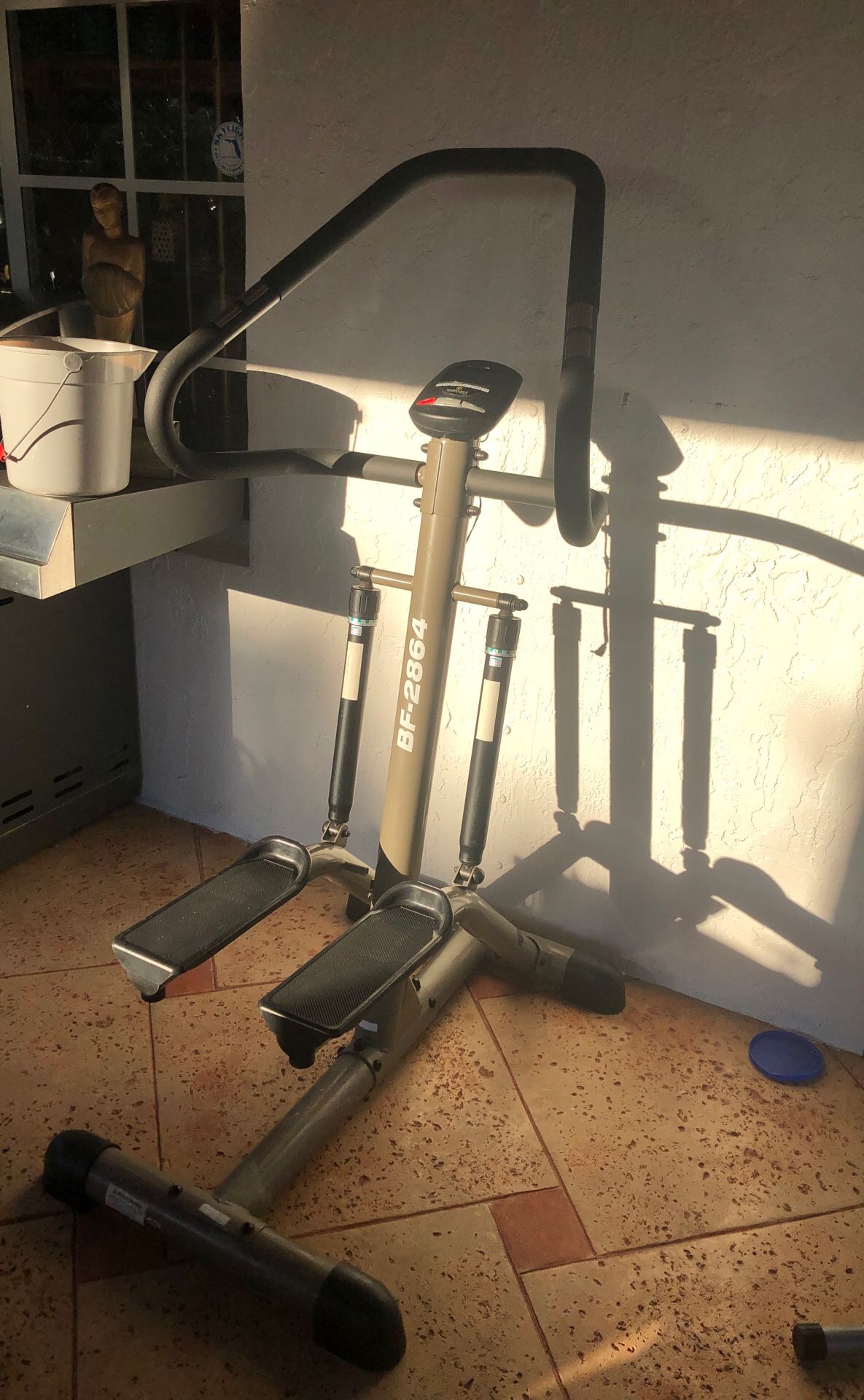 BF-2864 BodyFit by Sports authority exercise machine