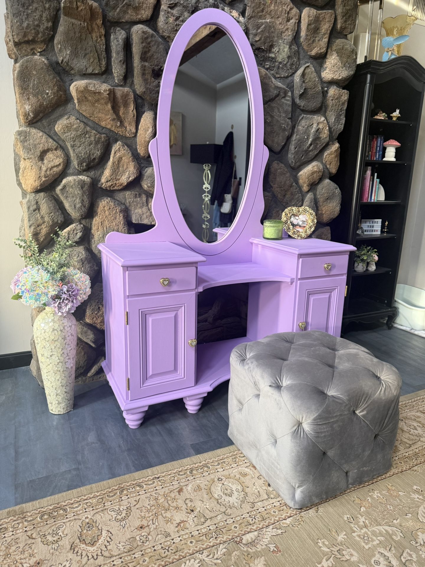 Beautiful Refurbished Vanity with Mirror