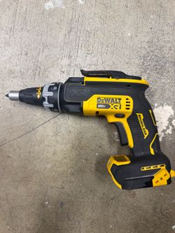 DEWALT screw gun