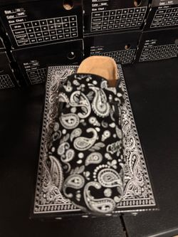Slippers. New. Sizes available