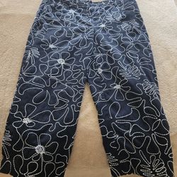 Talbot's Black & White Floral Print Capris 