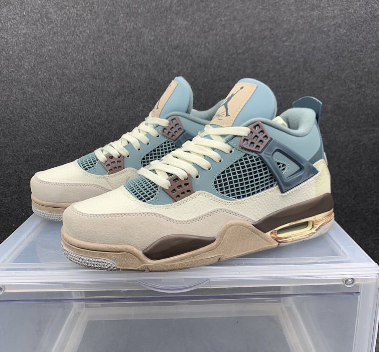 AJ 4 Retro