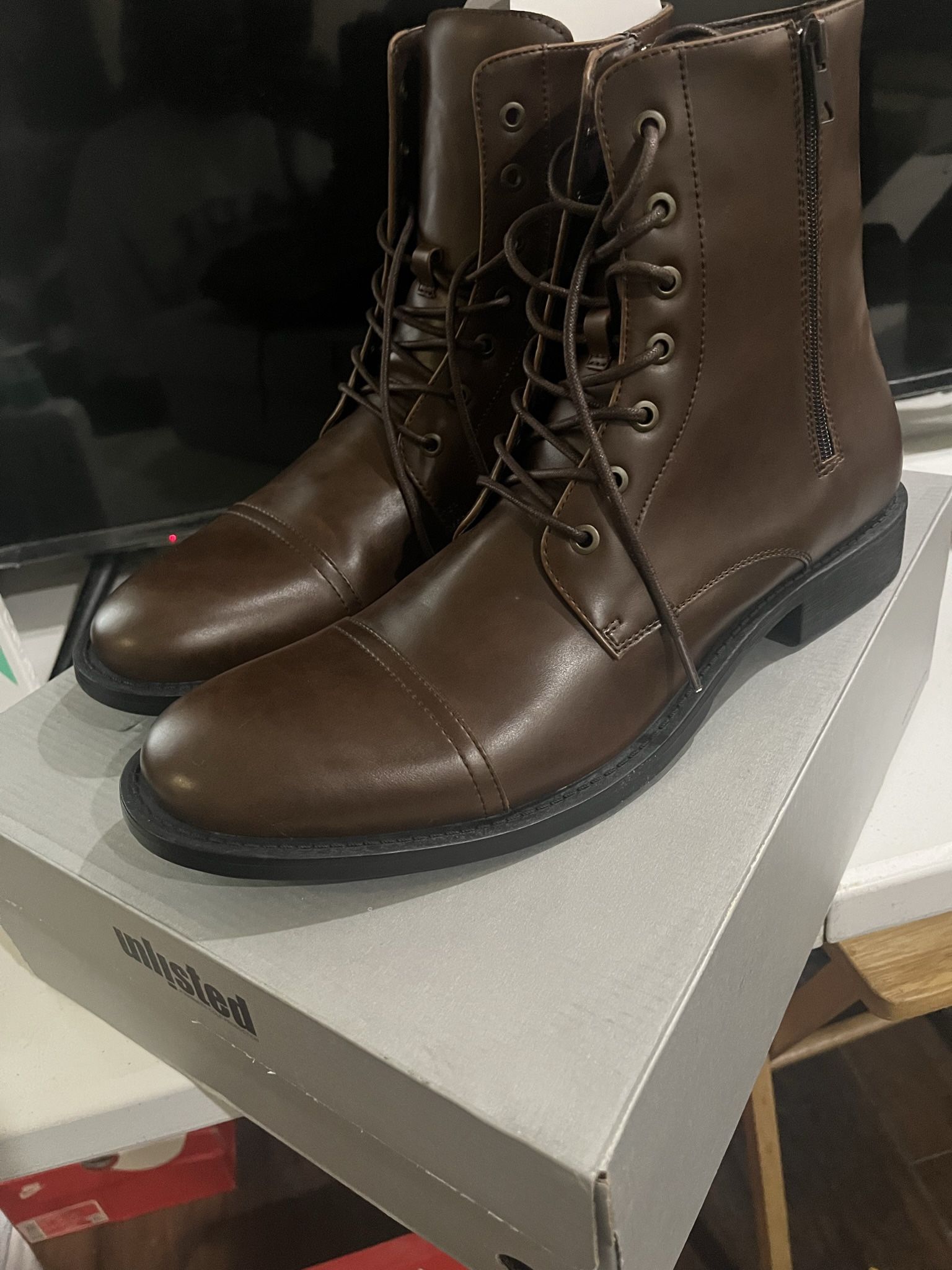 Men’s dress boots/shoes 