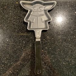 Disney Star Wars Madalorian Grogu Baby Yoda Pancake Skillet