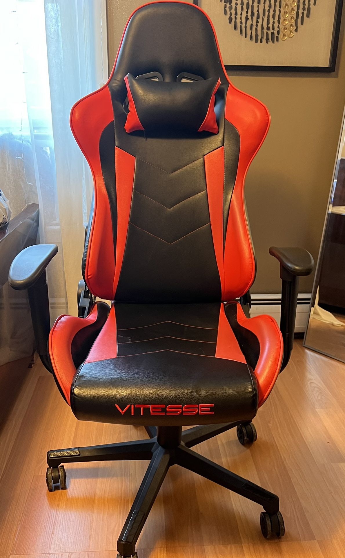Vitesse red and black gaming chair
