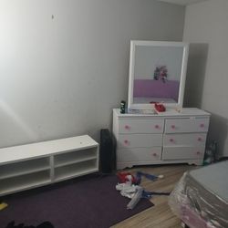 Little Girls Pratocally Brand New With A Sectional Couch Set... 