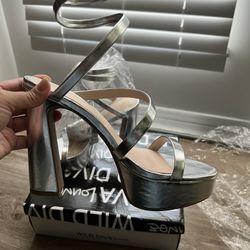 New Fashionnova Metallic Heels Size 7.5