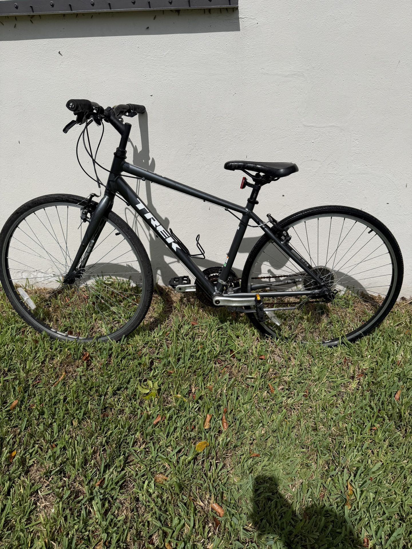 Silver Trek Grey Gray Bike Bicycle Mens Boys Youth 17.5 Inch Street Road 