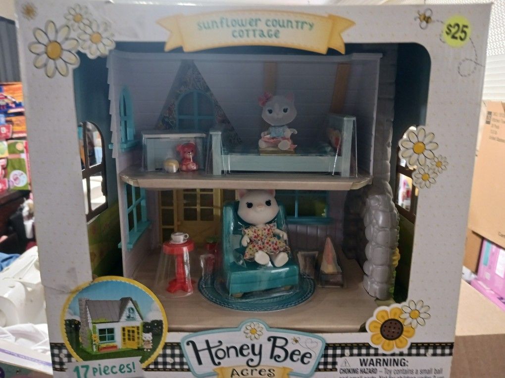 Honey Bee Acres Sunflower Country Cottage 