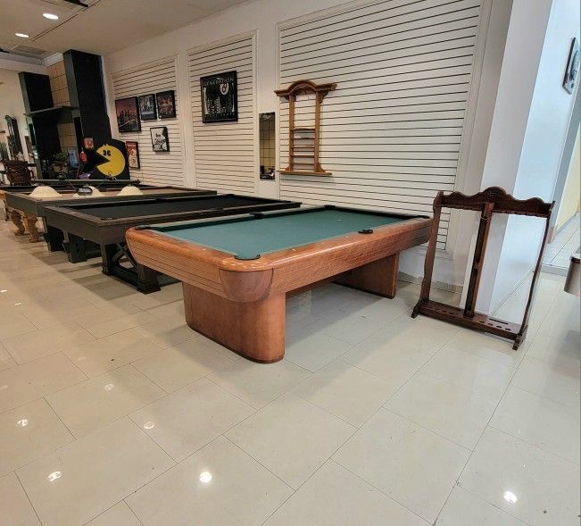 Brunswick Gibson 8' Pool Table, Pre-owned