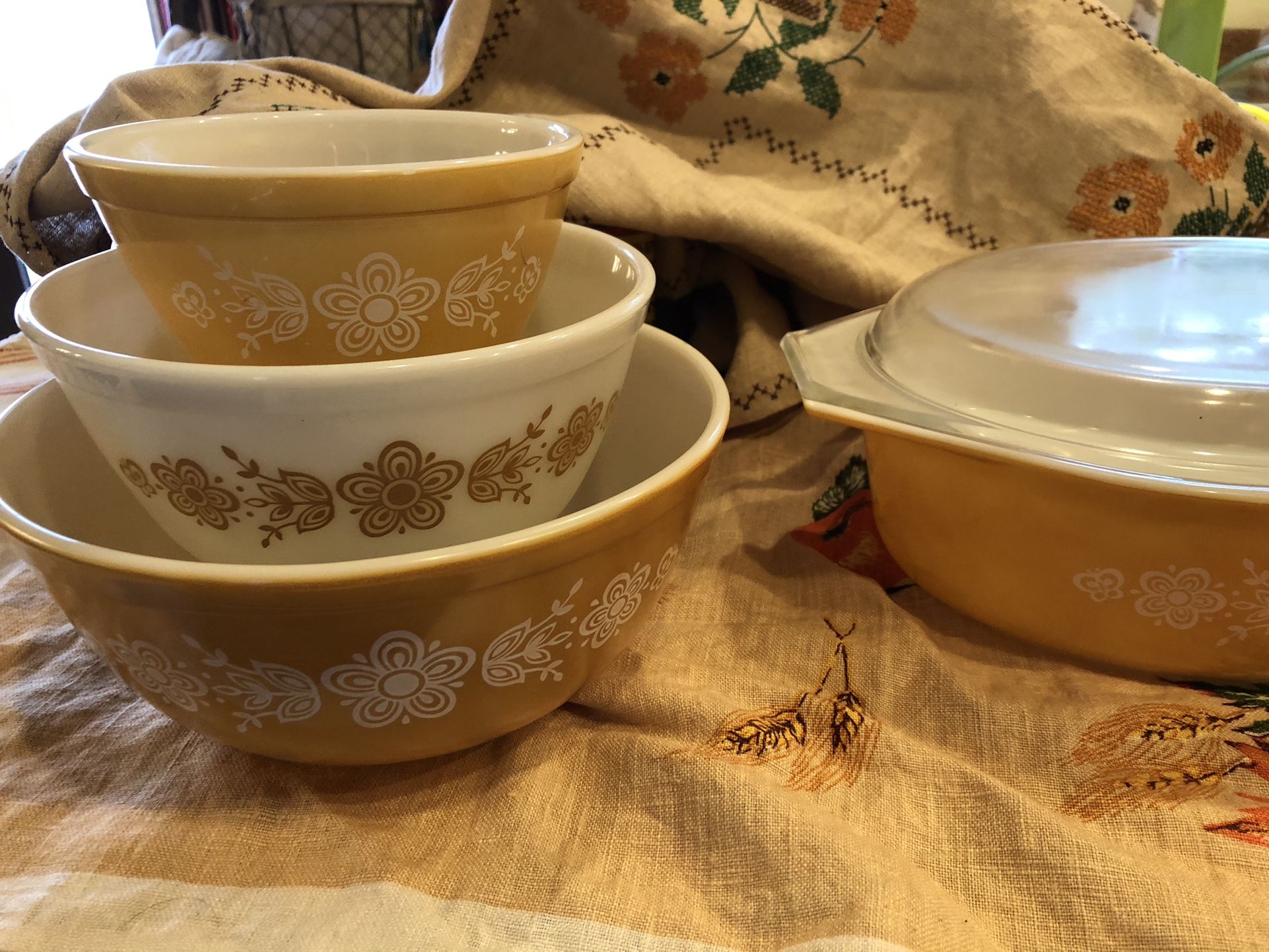 Pyrex 5 Piece Collection Vintage Butterfly Pattern