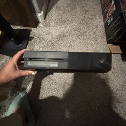 XBOX 360 Model X W/ 6 Games 