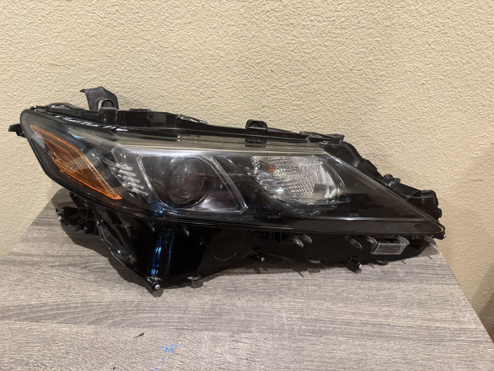 2021-2024 TOYOTA CAMRY HEADLIGHT RH
