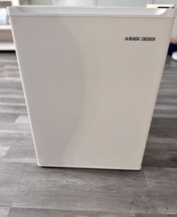 Black & Decker Mini Fridge And Freezer
