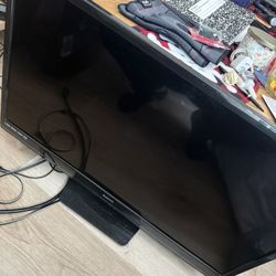 Sanyo 32 inch TV (Not Smart)