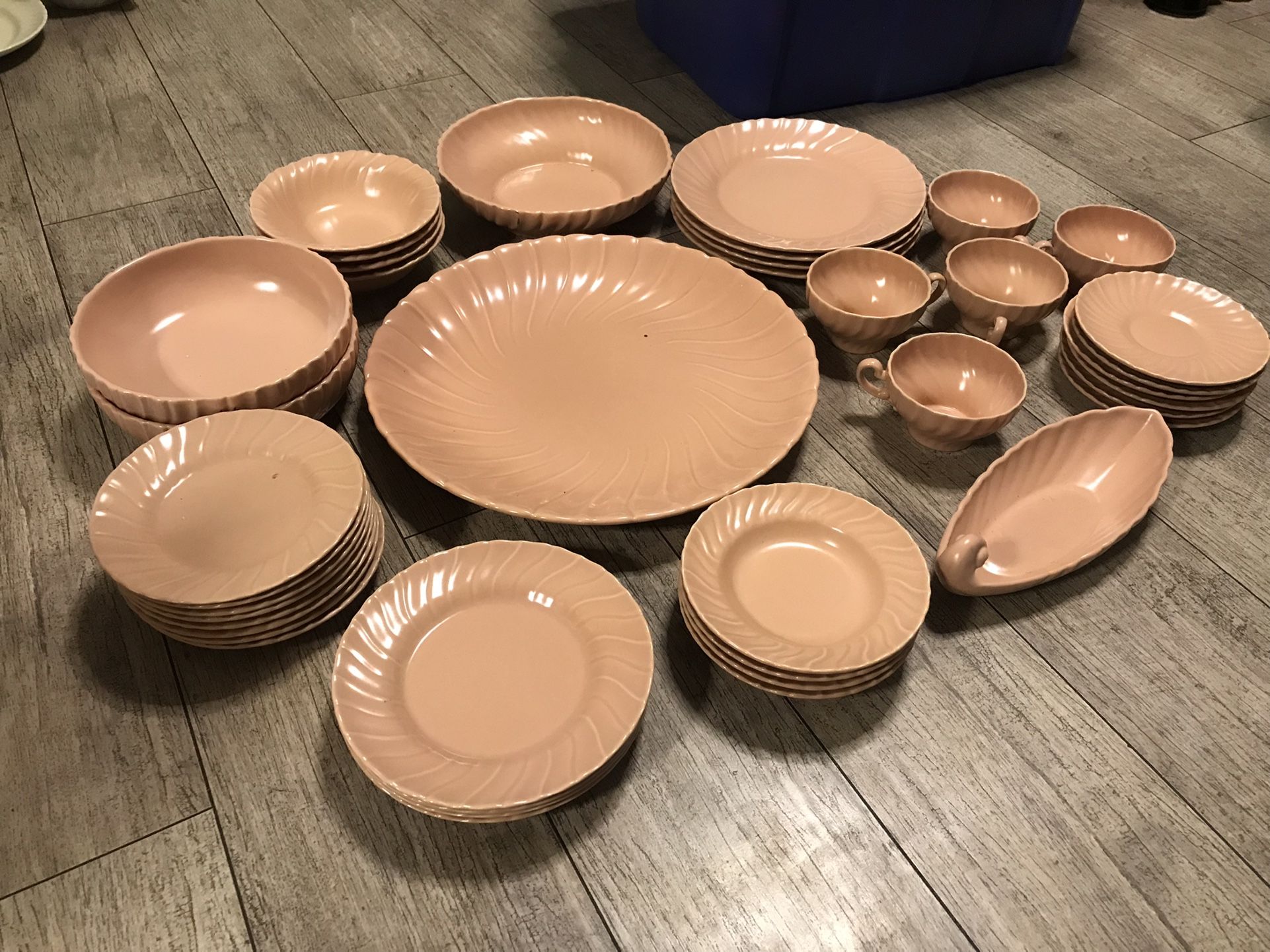 Franciscan Ware Coronado Swirl Coral 40 Pcs