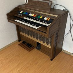 FREE vintage electric home organ