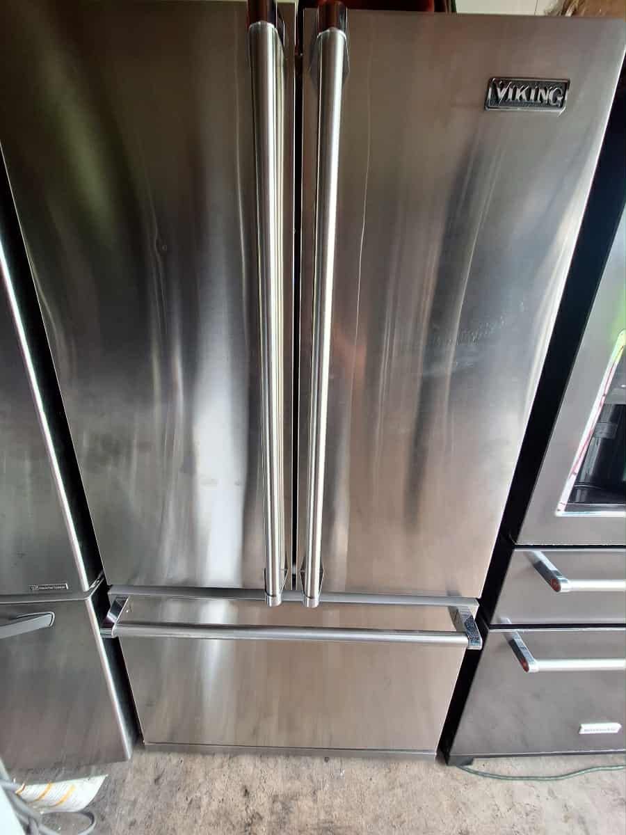 VIKING STAINLESS STEEL COUNTER DEPTH FRENCH DOOR REFRIGERATOR ICE MAKER 