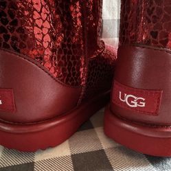 NIB - UGG Kids’ Classic II Gel Hearts Suede Boots - Red - Youth Big Girls Size 3