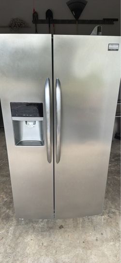 Frigidaire Gallery Side-by-Side Stainless Steel Refrigerator