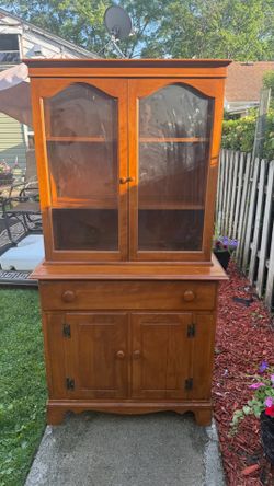 Display Cabinet/ China Cabinet