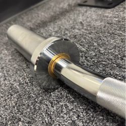 Heavy duty curl bar new still in the box