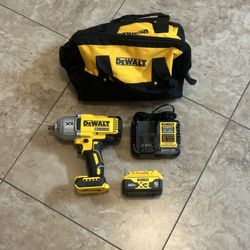 Dewalt 20v XR Brushless 1/2” Impact Wrench Kit