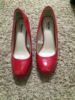 Red shoes size 6