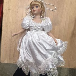 Vintage porcelain Bride Doll, blue eyes, blond hair, 17” 