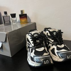 Balenciaga Runner Black And White Size 40 /7.5 In Men’s  