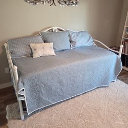Twin Size Daybed 