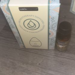 brand new small diffuser with a brand new oil would make a great gift for a coworker, etc.