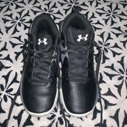Under Amour Boy Shoes Size 4Y Best Offers ✅Trade Open ✅