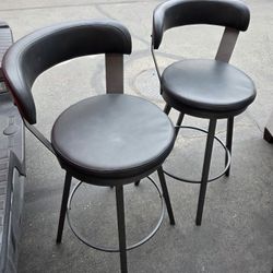 2 Bar Stools