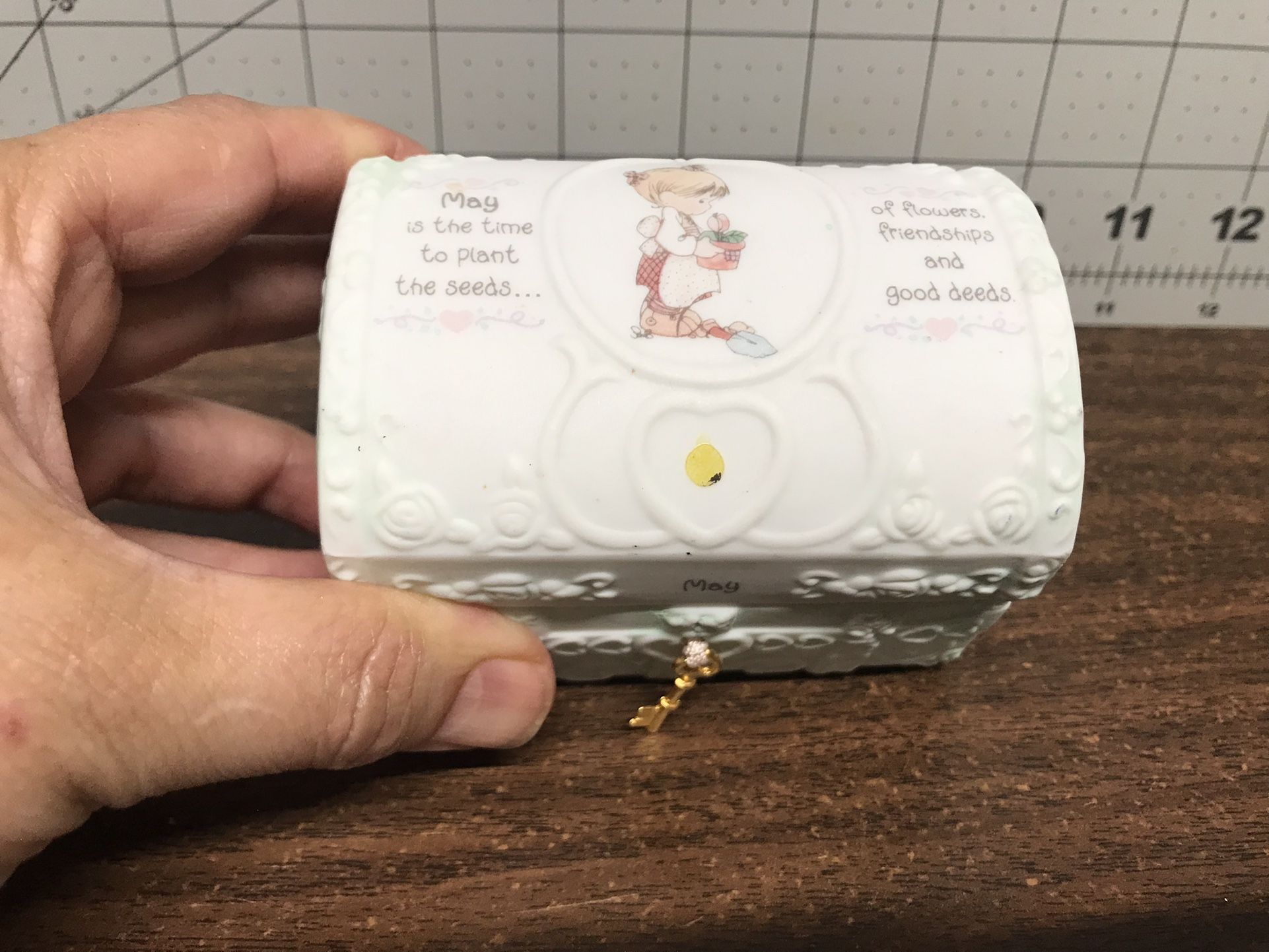 Vintage Precious moments, May birthday treasure chest, 1995