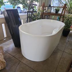 Stand Alone Tub 