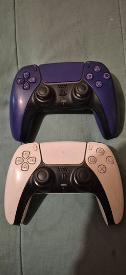 Ps5 w 5 games 2 controllers