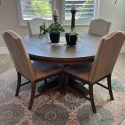 Dining Table & Chairs (4)