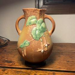 Roseville Fuchsia Double Handheld Vase