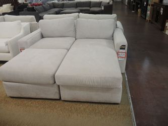 3-Piece Sectional — Styleline (Light Gray)