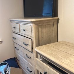 Vendo Sala, Comedor, Cama Litera Con Colchones, Chimenea Electrica, 