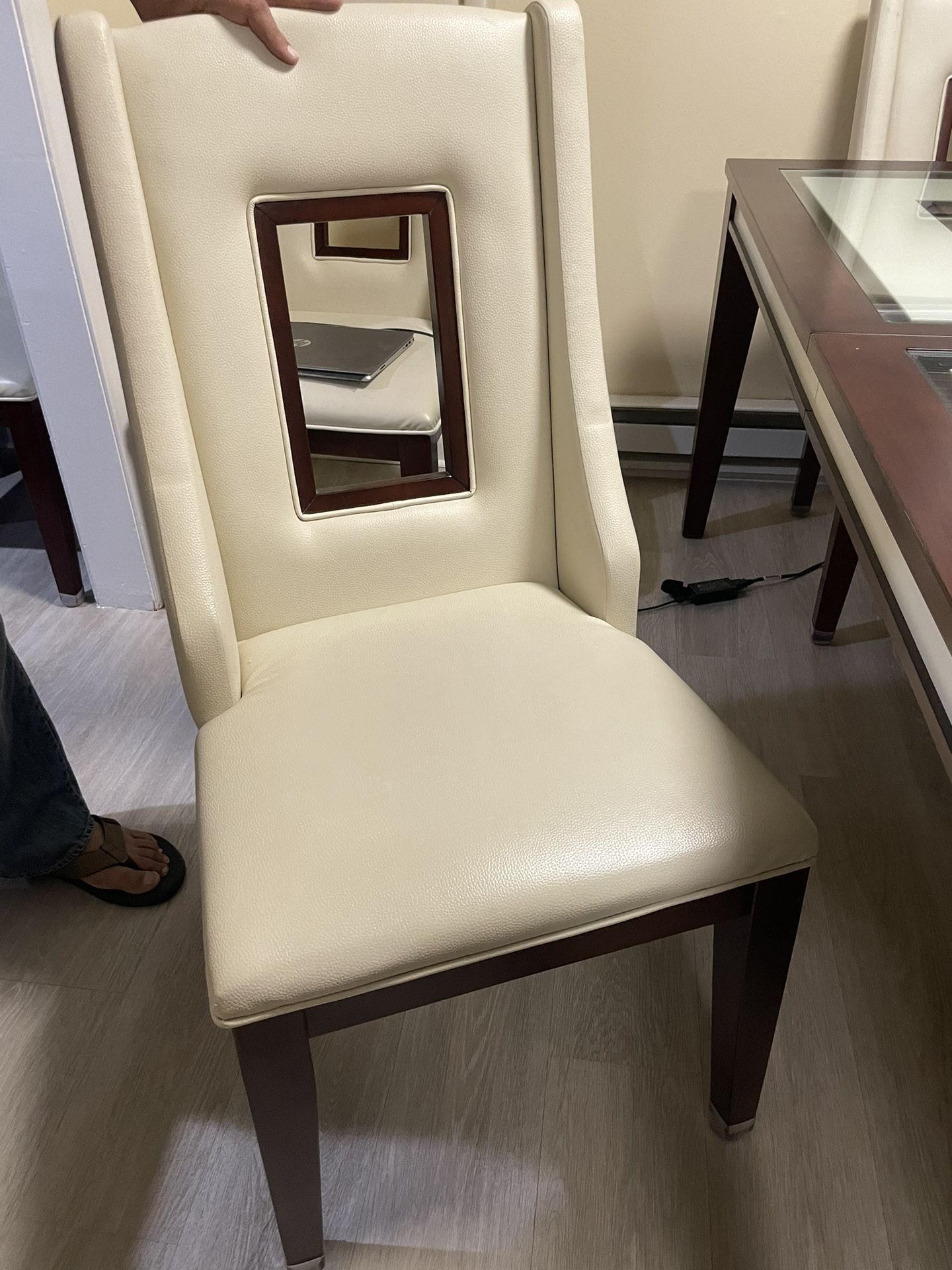 Dining Table With 4 Chair And Stand