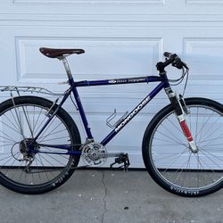 Mongoose Hilltopper Bike. 18.5” Frame