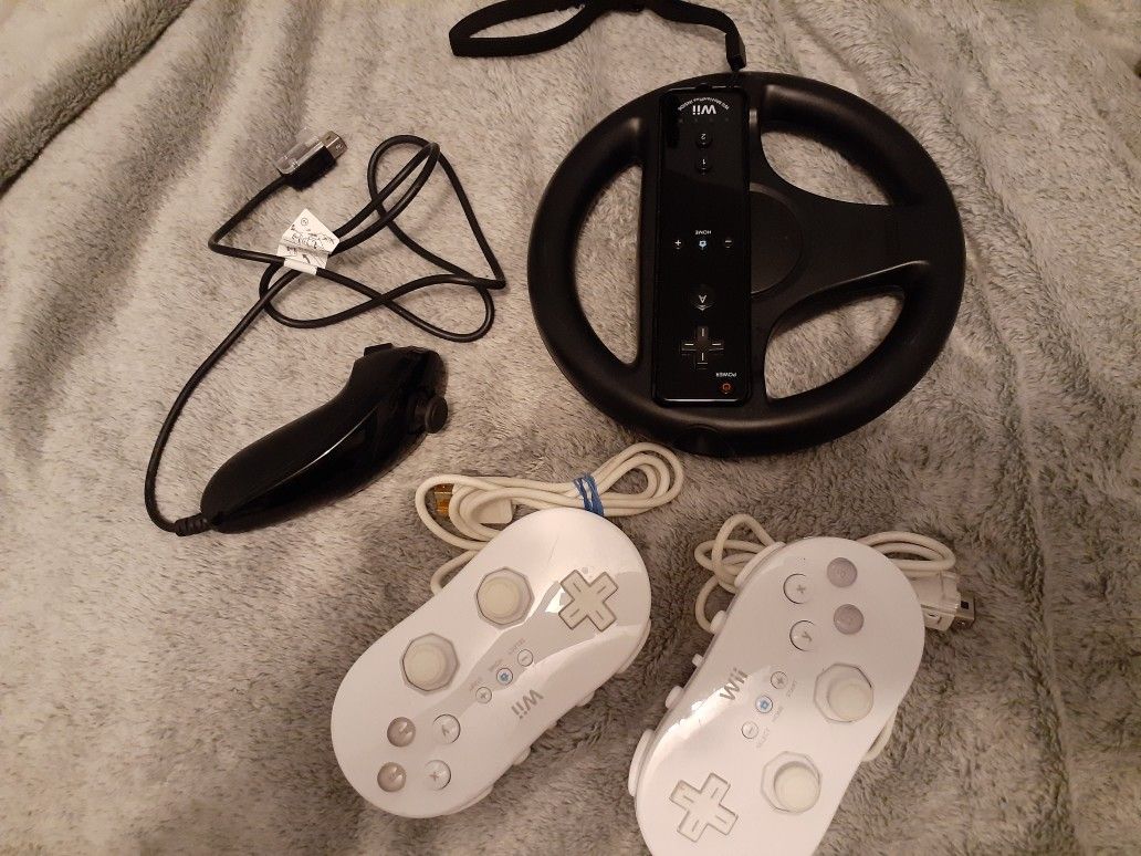 Wii controllers Wii U and regular Nintendo