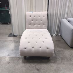 Light Beige Tufted Chaise Lounge with Nailhead Trim