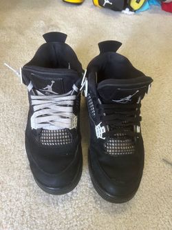 Jordan 4 white thunders authentic size 8.5