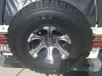 1 tires jeep wrangler tj 2000.33 x12.R 15