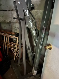 Pittsburgh Automotive 2-Ton Heavy-Duty Folding Engine Crane
