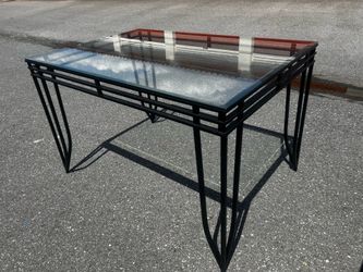 Dining room Table