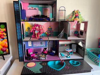LOL Dollhouse